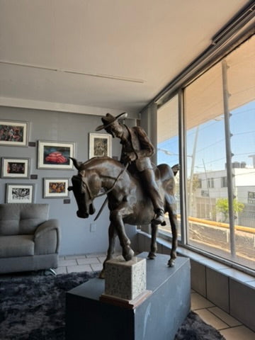Javier Arévalo – El caballazo / Bronce a la cera perdida – 106 x 120 x 120 cm – P/A