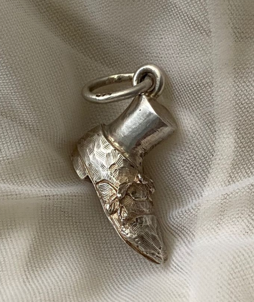 LOTE 016 / Karla Aguayo - Zapato / Plata - 1.7 cm