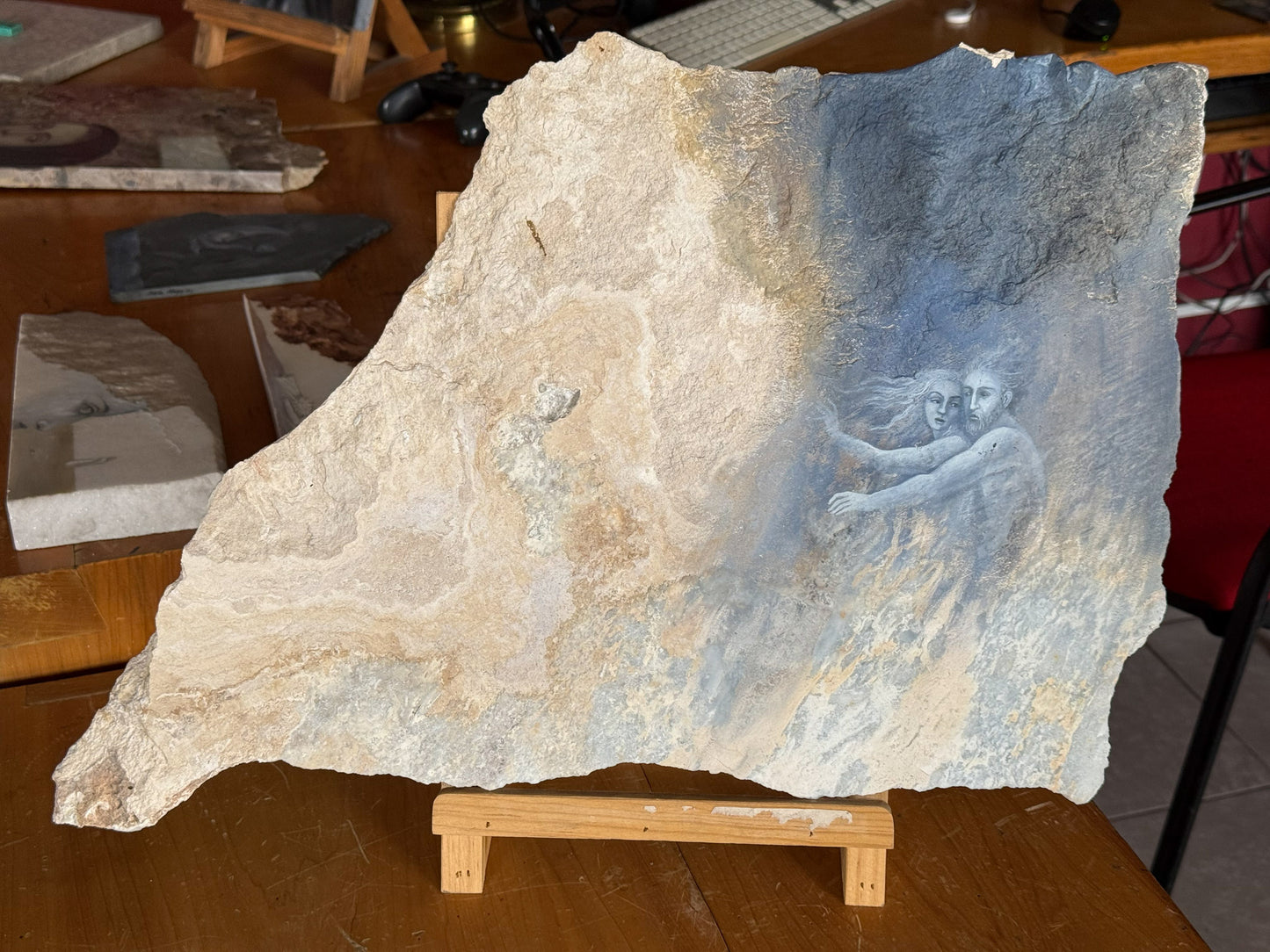 Lucia Maya – Marmol 4 Pareja en el vacio / Óleo sobre marmol – 48 x 31 cm – 1/1