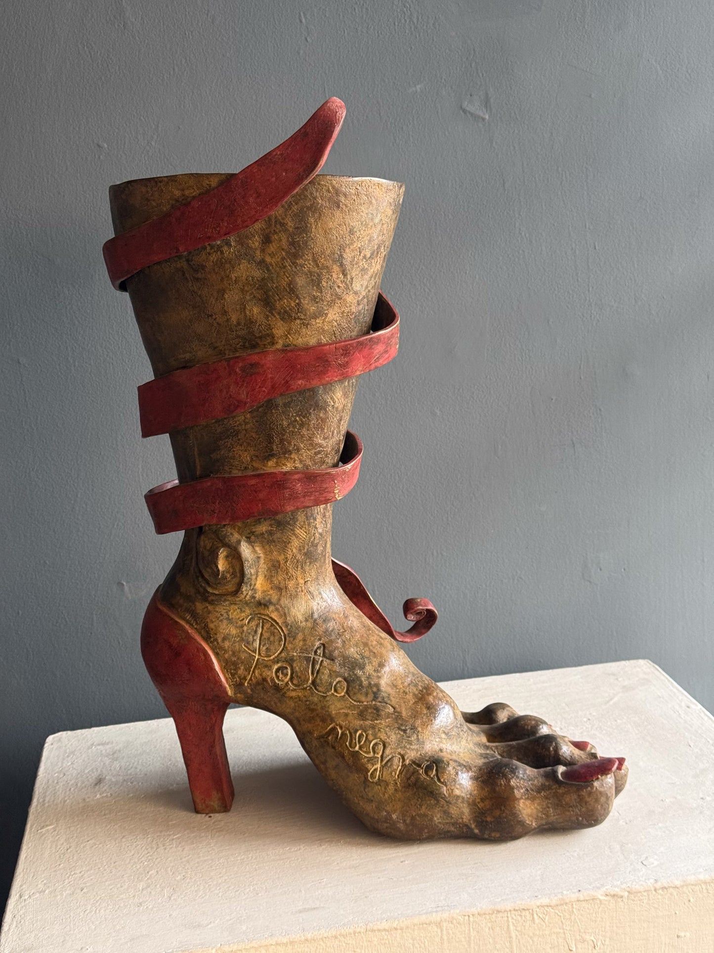 Javier Arévalo – Pata Negra / Bronce a la cera perdida sobre – 65 x 42 cm – 1/8