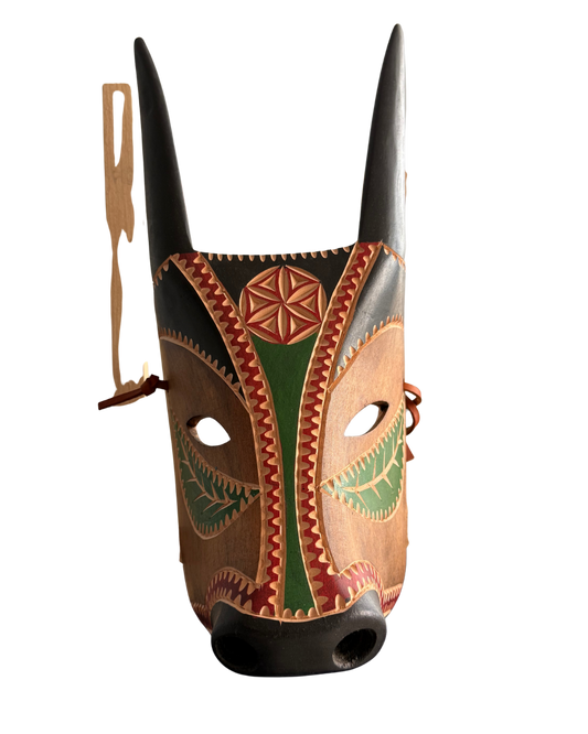 Pieza 6 - Figuras y máscaras de la Sardegna - "máscara bue colorato" / talla en madera - 39 x 14.5 cm