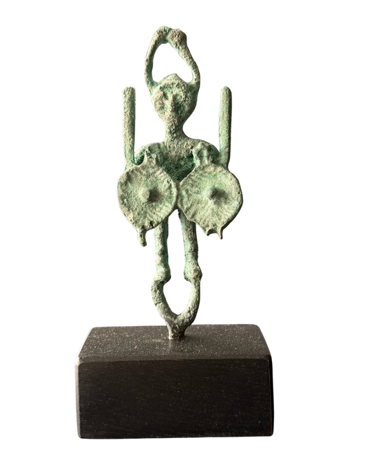 Pieza 17 - Figuras y máscaras de la Sardegna - "guerrero nuragico mediano quattro" / fundición en bronce - 12 x 6.5 cm