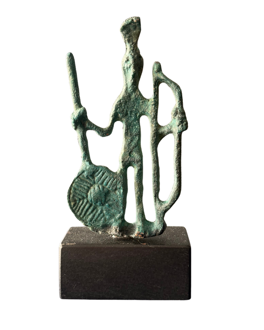 Pieza 18 - Figuras y máscaras de la Sardegna - "guerrero nuragico mediano cinque" / fundición en bronce - 12.5 x 5 cm