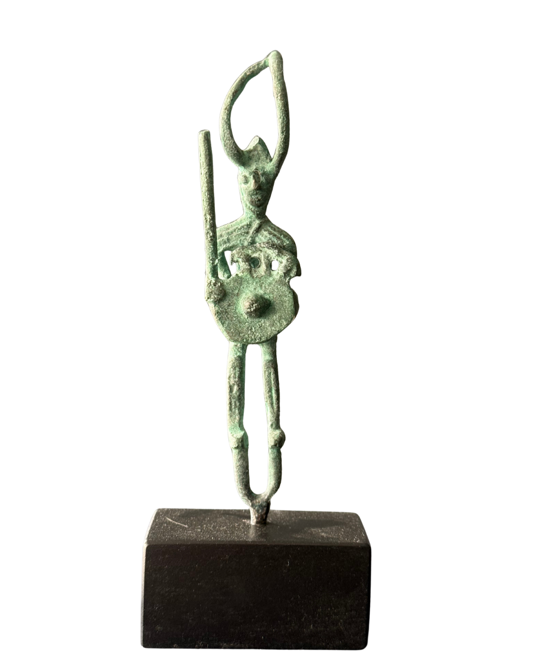 Pieza 16 - Figuras y máscaras de la Sardegna - "guerrero nuragico mediano tre" / fundición en bronce - 17 x 3.5 cm