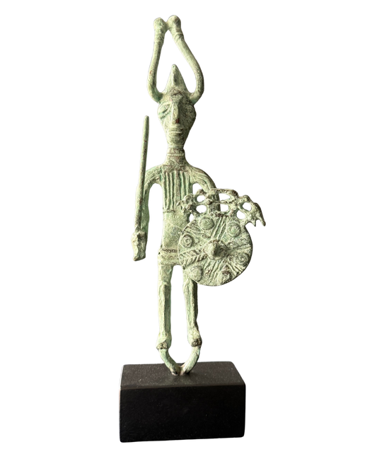 Pieza 23 - Figuras y máscaras de la Sardegna - "guerrero nuragico gigante" / fundición en bronce - 32 x 12 cm