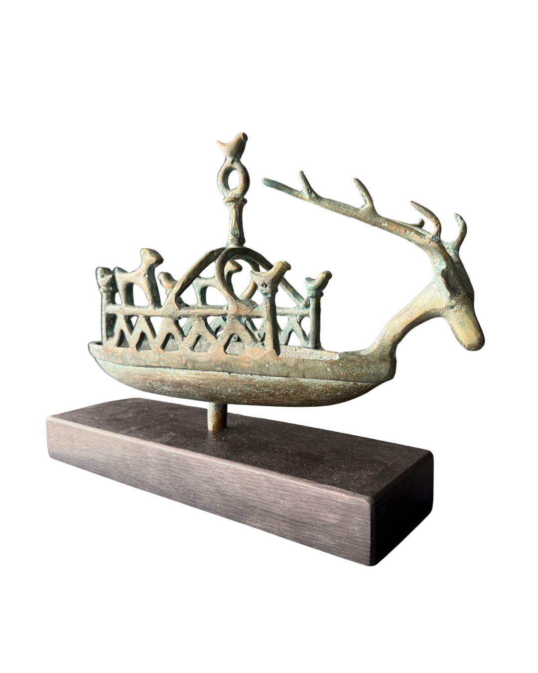 Pieza 24 - Figuras y máscaras de la Sardegna - "barca nuragica A" / fundición en bronce - 14 x 30 x 9 cm