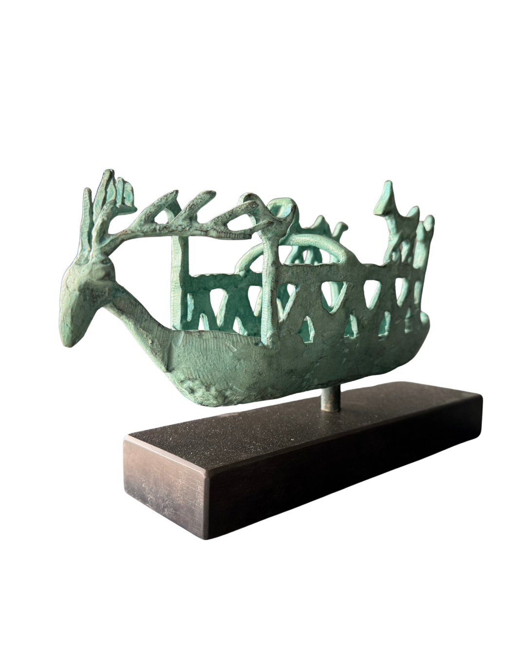 Pieza 25 - Figuras y máscaras de la Sardegna - "barca nuragica B" / fundición en bronce - 14 x 30 x 9 cm