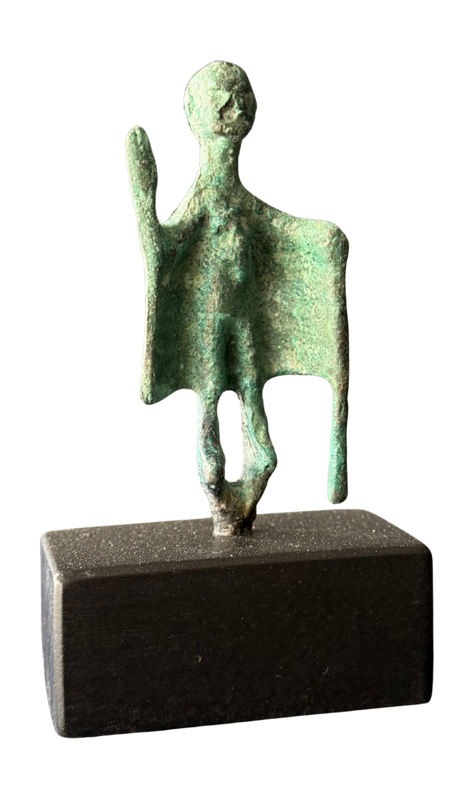 Figuras y máscaras de la Sardegna – Guerrero nuragico mediano uno / Bronce sobre - – 12 x 6 cm – Serie abierta
