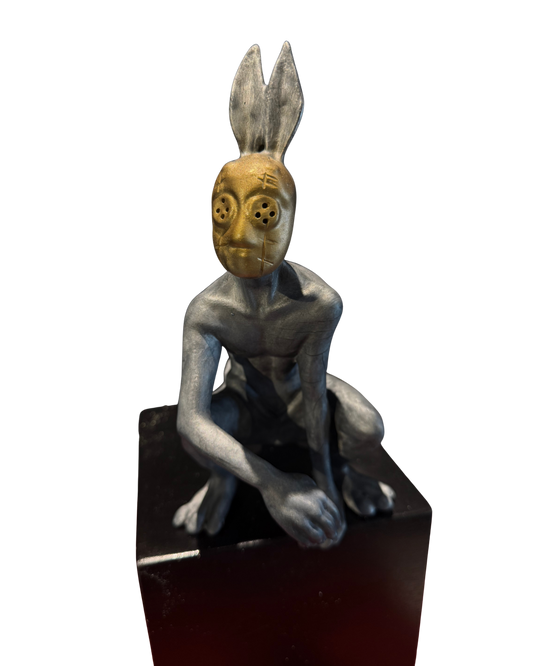 Lote 07 - Goghi Escobedo - Alter ego (serie 33 de 35) / Resina policromada - 21 x 14 x 12 cm