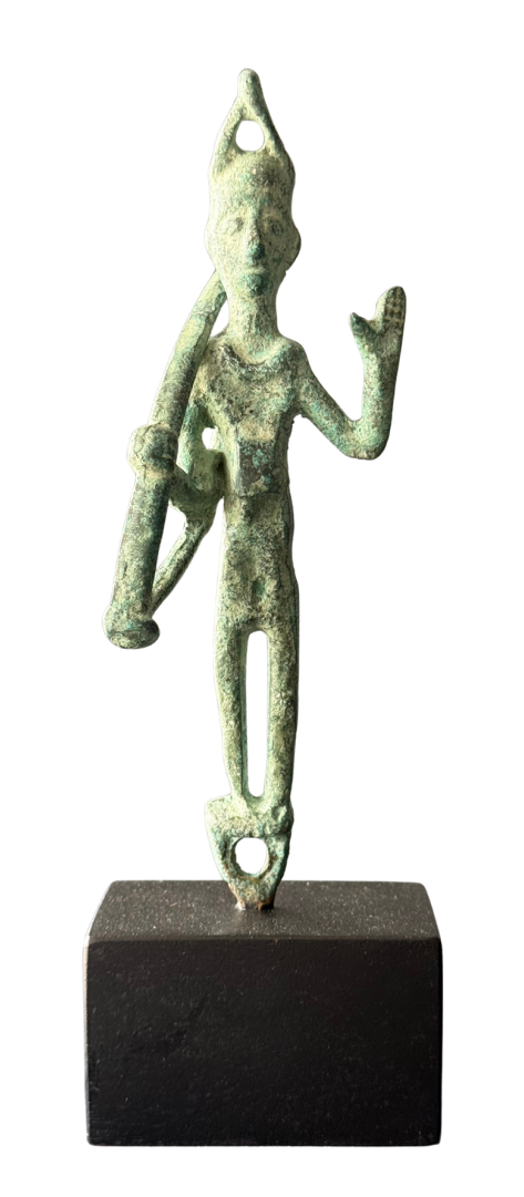 Figuras y máscaras de la Sardegna – Guerrero nuragico grande quattro / Bronce sobre - – 19 x 5 cm – Serie abierta