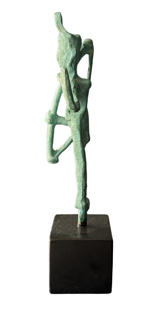 Figuras y máscaras de la Sardegna – Guerrero nuragico grande quattro / Bronce sobre – 19 x 5 cm – Serie abierta