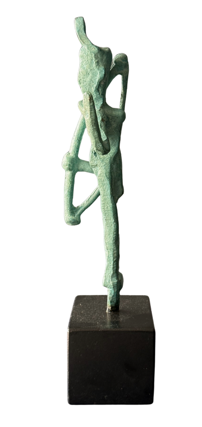 Figuras y máscaras de la Sardegna – Guerrero nuragico grande quattro / Bronce sobre – 19 x 5 cm – Serie abierta