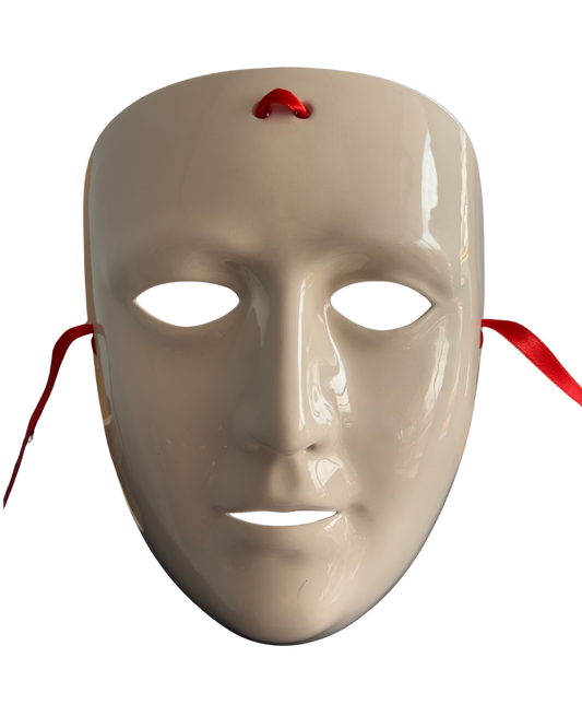 Pieza 3 - Figuras y máscaras de la Sardegna - "mácara blanca Satiglia" / cerámica vitrata - 21 x 15.5 cm