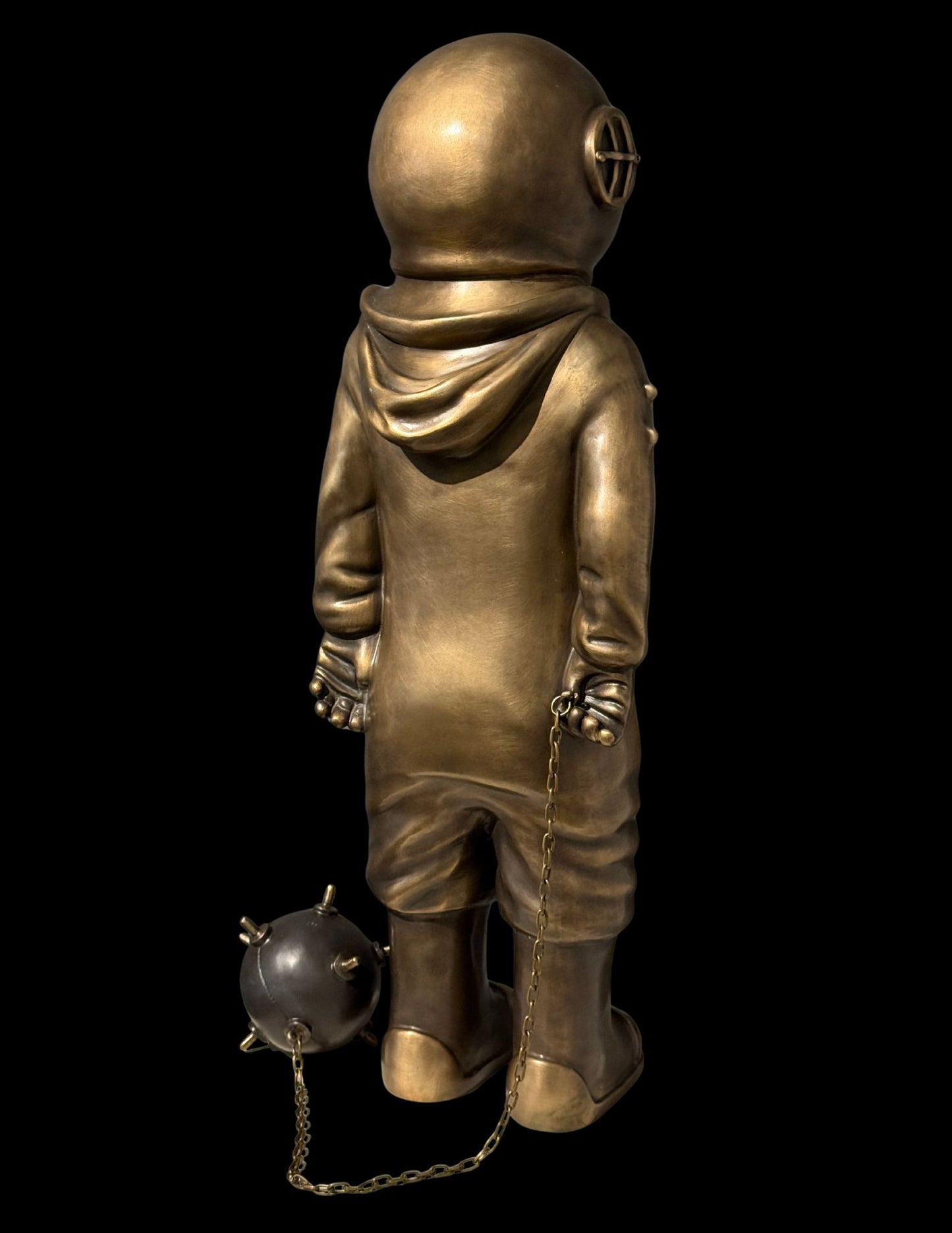 Sofía Crimen – Buzo bomba / Bronce a la cera perdida sobre - – 23 x 55 cm – 4/7