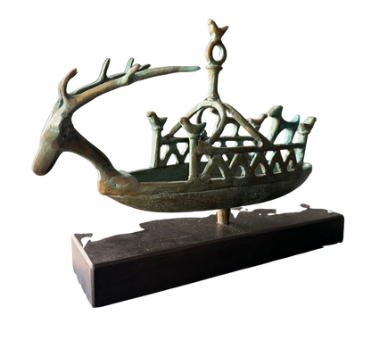 Figuras y máscaras de la Sardegna – Barca nuragica A / Bronce sobre – 30 x 14 cm – Serie abierta