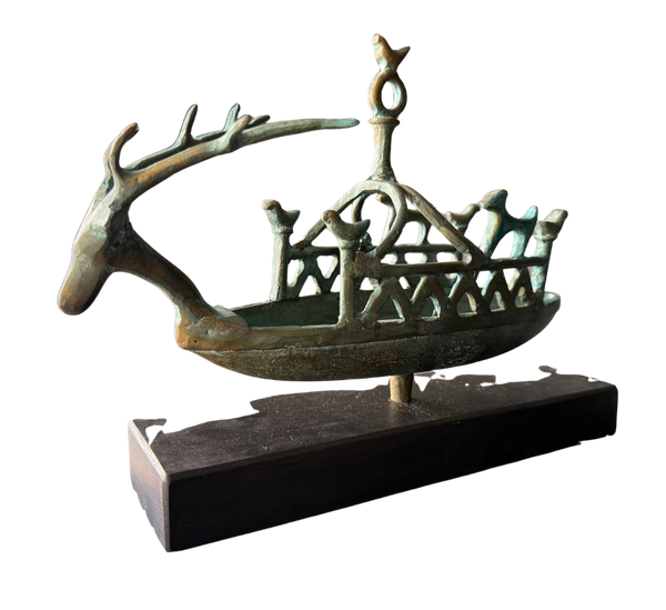 Figuras y máscaras de la Sardegna – Barca nuragica A / Bronce sobre - – 30 x 14 cm – Serie abierta