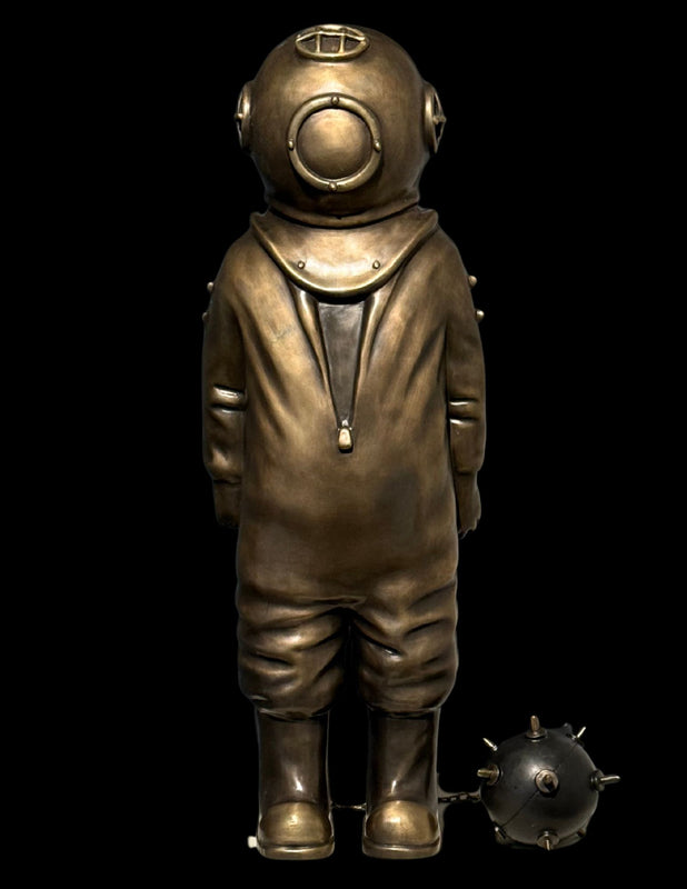 Sofía Crimen – Buzo bomba / Bronce a la cera perdida sobre - – 23 x 55 cm – 4/7