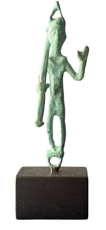 Figuras y máscaras de la Sardegna – Guerrero nuragico grande tre / Bronce sobre – 19 x 6 cm – Serie abierta