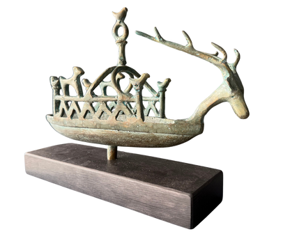 Figuras y máscaras de la Sardegna – Barca nuragica A / Bronce sobre – 30 x 14 cm – Serie abierta