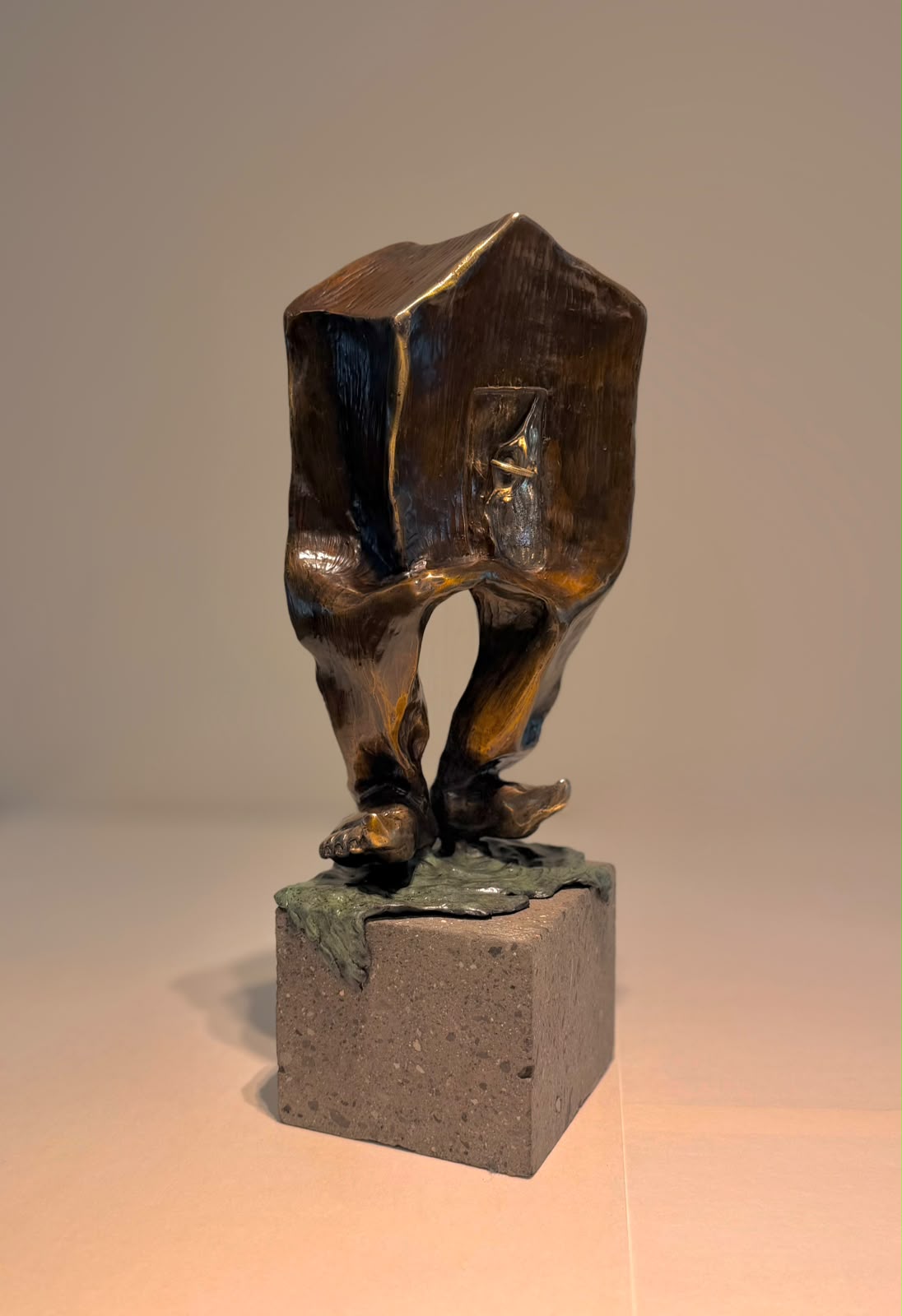 Jessica Gadga – Origen errante. / Bronce a la sera perdida – 42 x 18 cm – 1/1