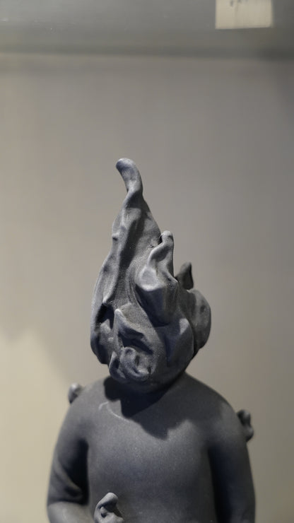 Sofia Crimen - Hombre de fuego / Fibra de vidrio - 2 x 11 x 2 cm