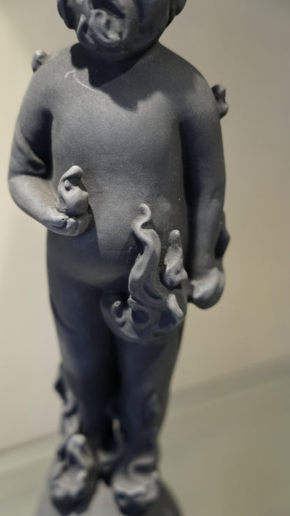Sofia Crimen - Hombre de fuego / Fibra de vidrio - 2 x 11 x 2 cm