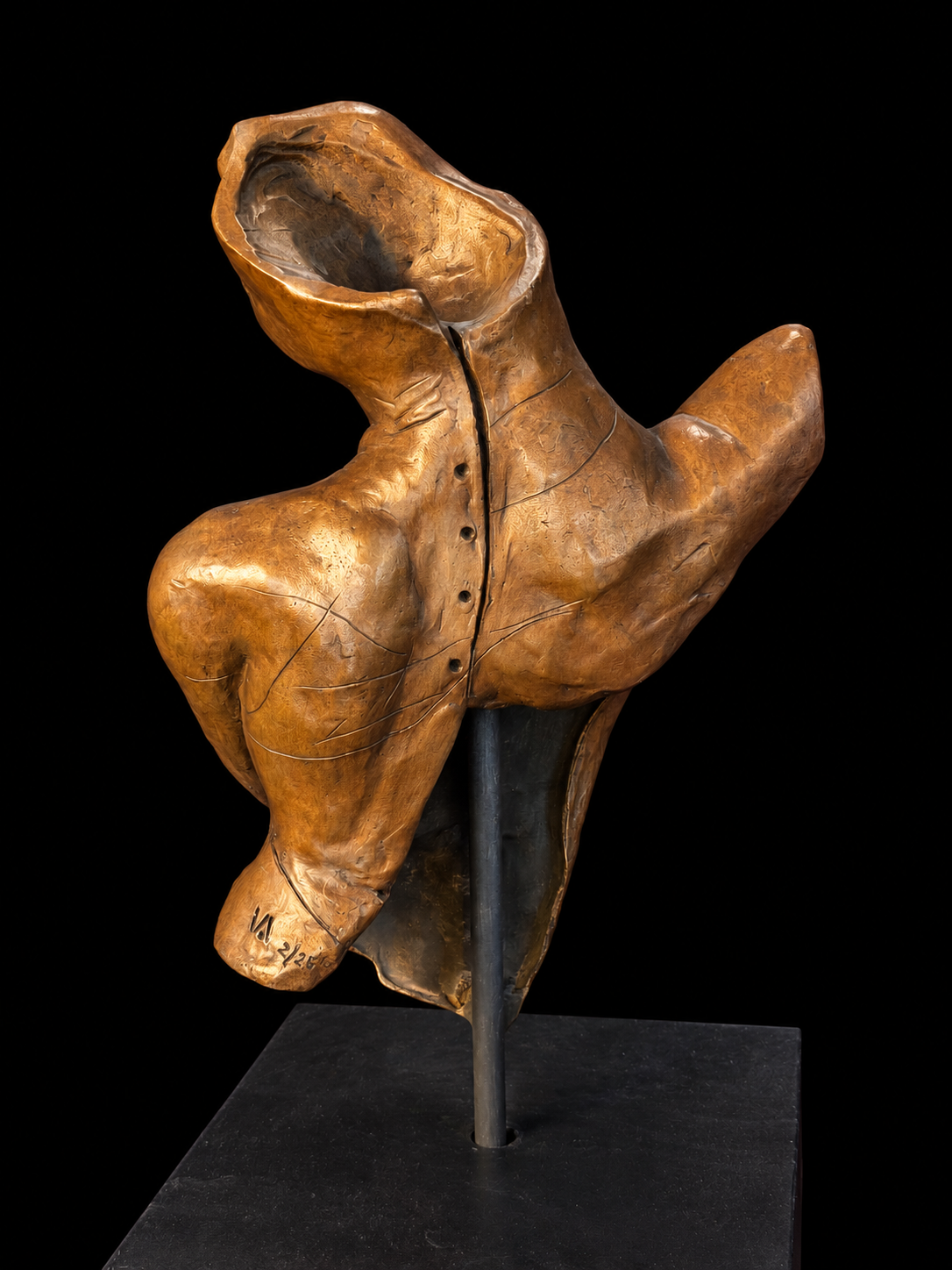 Vito Asencio - Nostalgia Angelina / Bronce sobre metal -  35 x 50 x 25 cm - 1/1