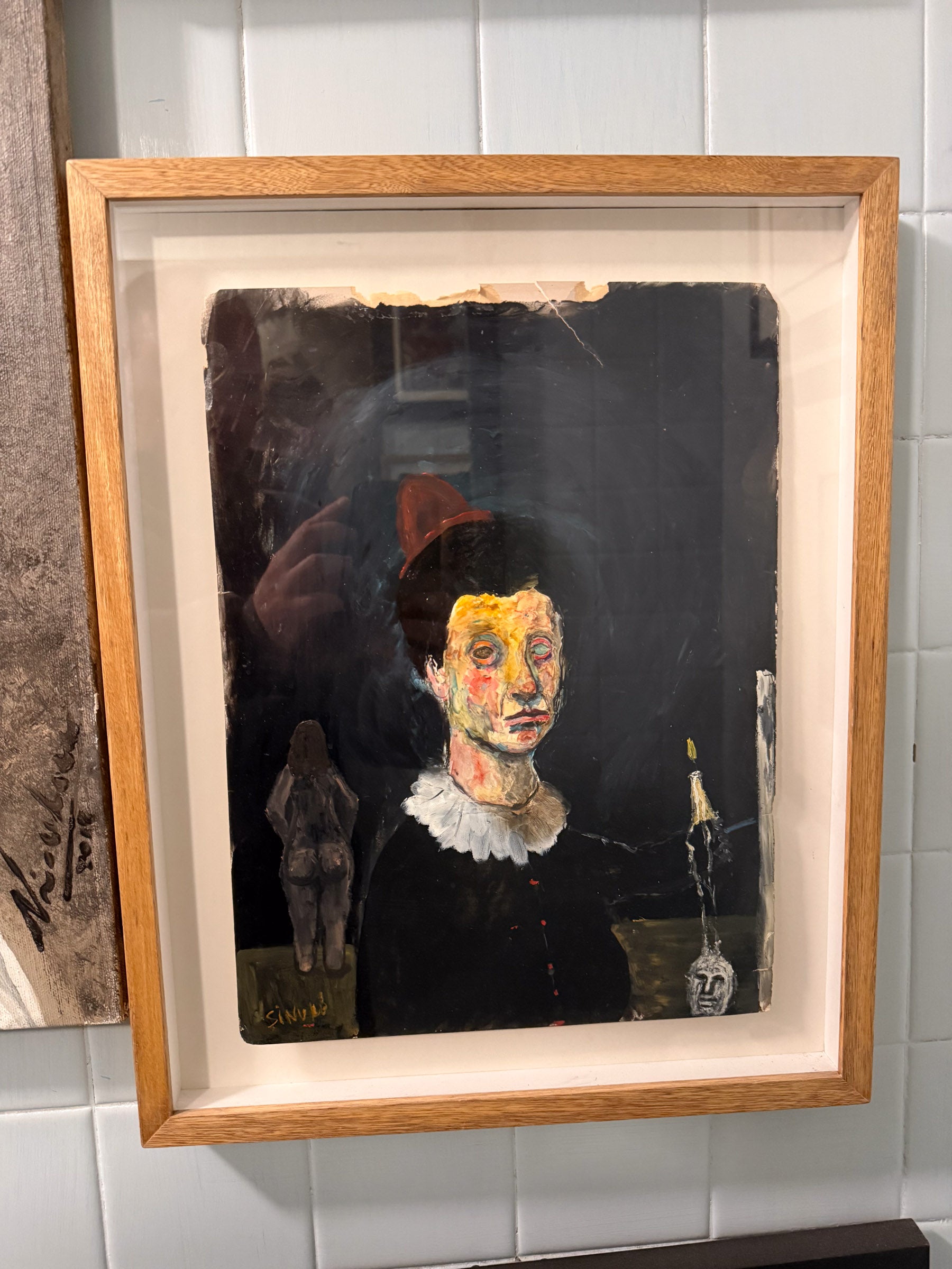 Sinhue Villegas – ST Retrato Negro con gorro rojo con vela derritiendose y desnudo atras / Óleo sobre papel – 24 x 36 cm – 1/1