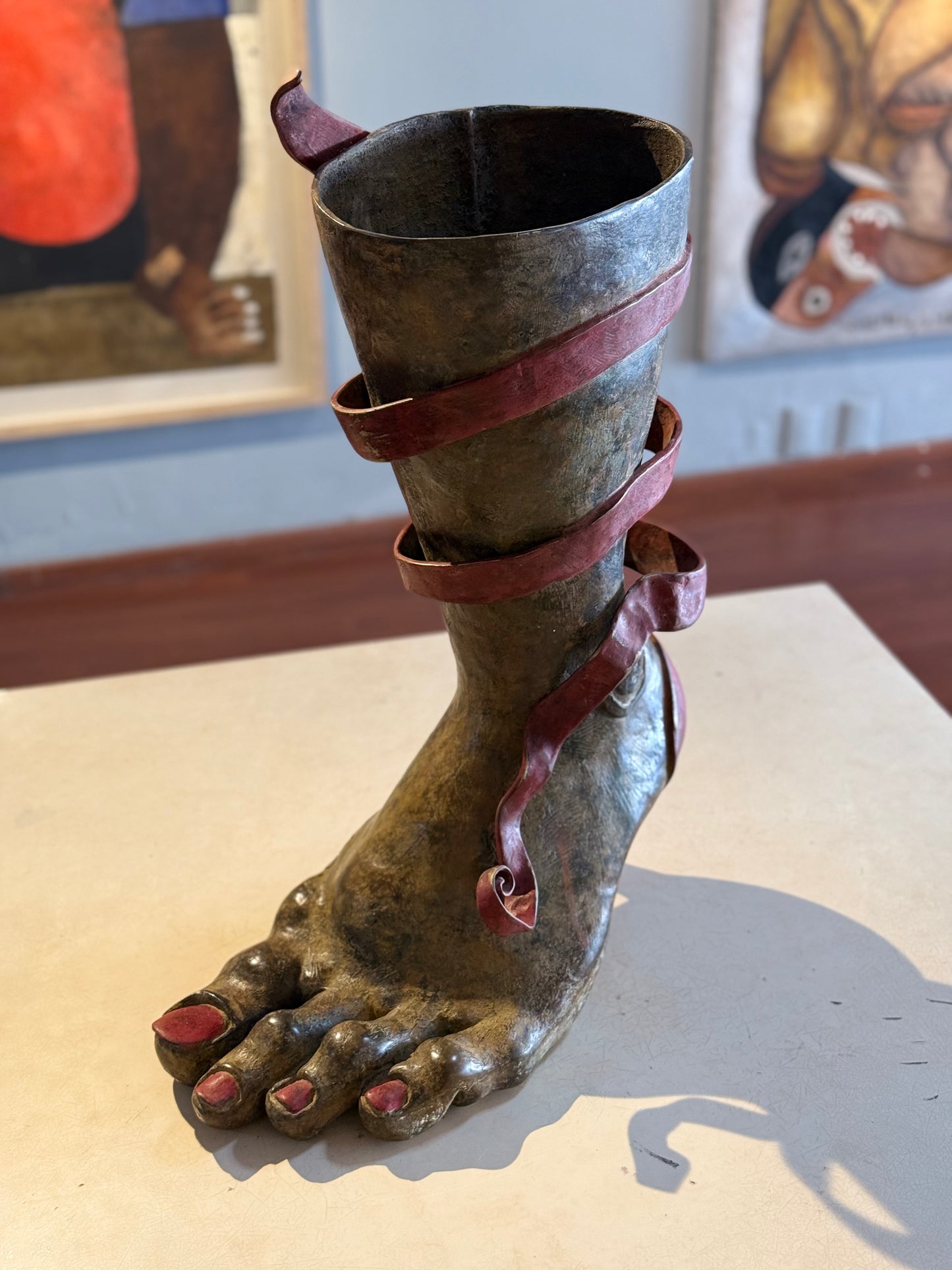 Javier Arévalo - Pata Negra / Bronce a la cera perdida con placa de acero al cabrón - 65 x 42 x 23 cm