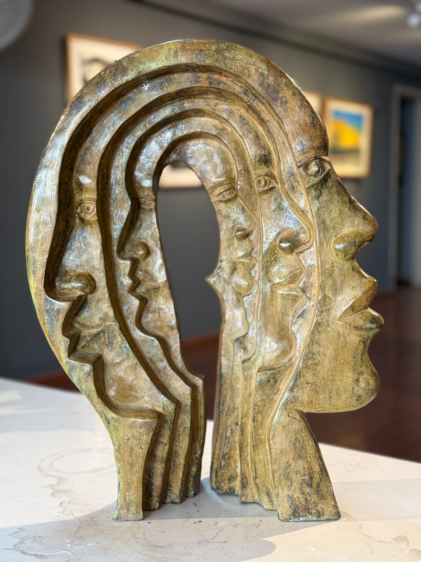 Javier Arévalo - Uno somos muchos / Bronce a la cera perdida - 52 x 37.5 x 15 cm
