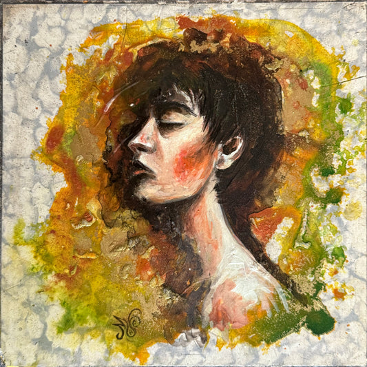 LOTE 035 / Maye Mora Salas - Melancolía / Acrílico y polvo de oro sobre mosaico vintage histórico - 26 x 26 cm