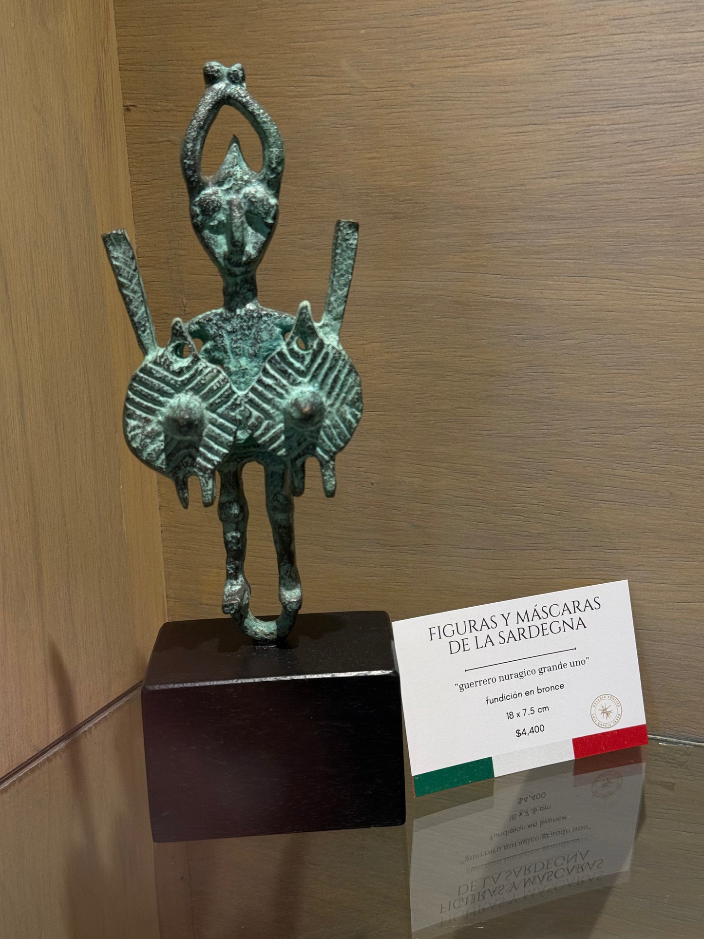 Pieza 19 - Figuras y máscaras de la Sardegna - "guerrero nuragico grande uno" / fundición en bronce - 18 x 7.5 cm