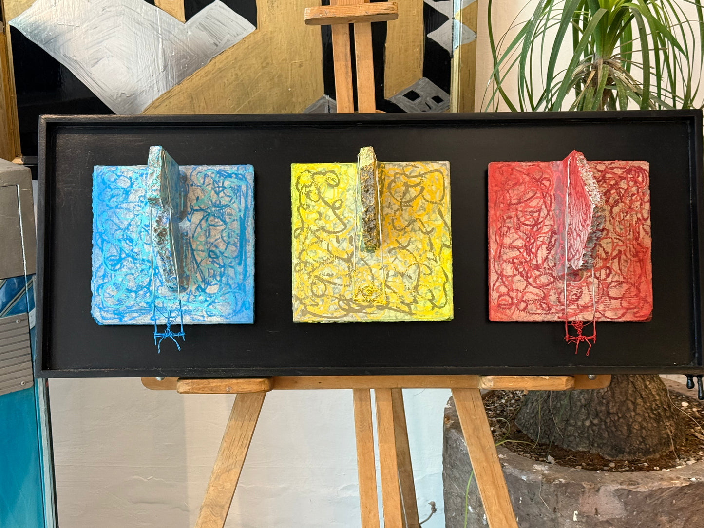 Pastel Briseño - Columpios en ruinas (TRIPTICO) / Mixta sobre mosaico vintage historico - 45 x 105 x 35 cm