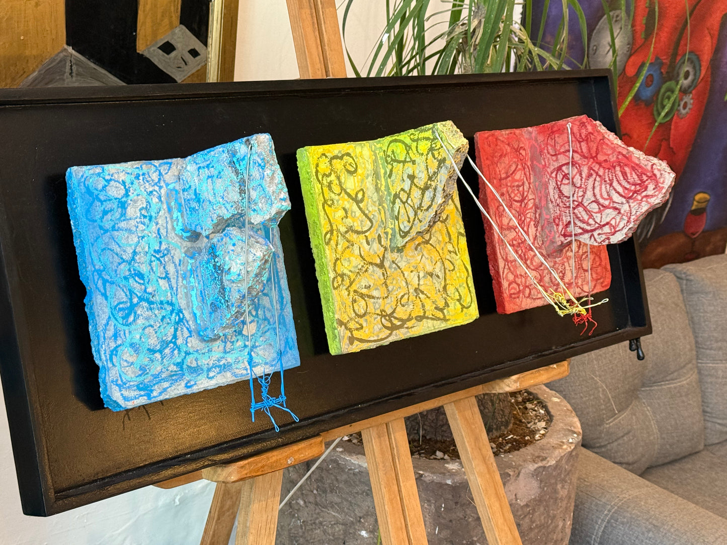 Pastel Briseño - Columpios en ruinas (TRIPTICO) / Mixta sobre mosaico vintage historico - 45 x 105 x 35 cm