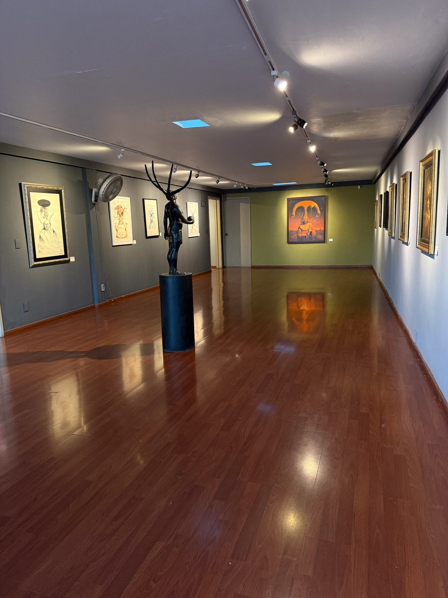 Fernando Garrido – Observador de los Cielos / Bronce a la cera perdida sobre metal – 100 x 100 cm – 1/1