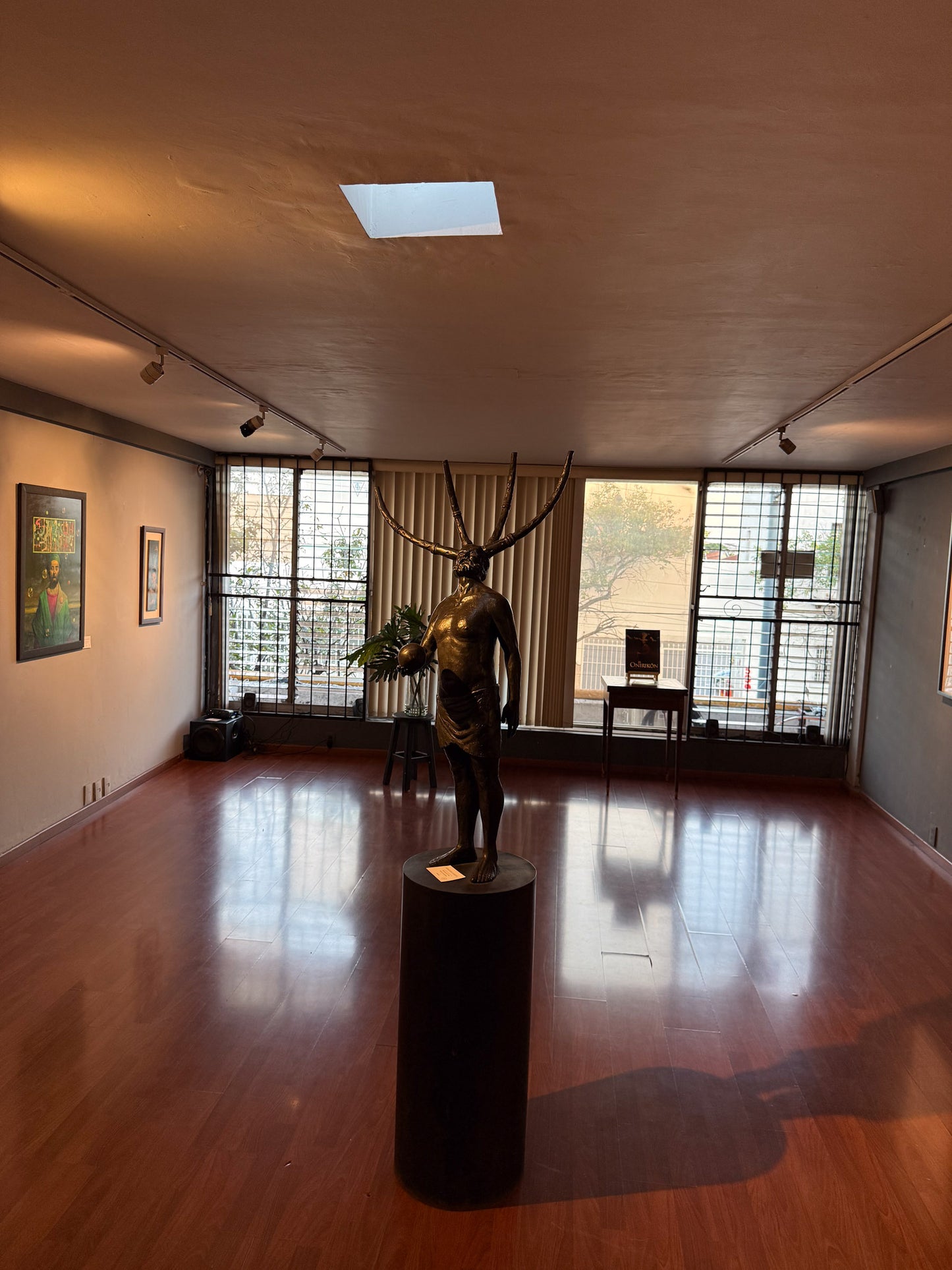 Fernando Garrido – Observador de los Cielos / Bronce a la cera perdida sobre metal – 100 x 100 cm – 1/1