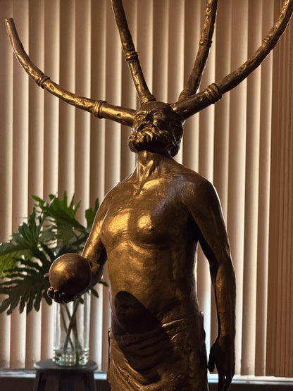 Fernando Garrido – Observador de los Cielos / Bronce a la cera perdida sobre metal – 100 x 100 cm – 1/1