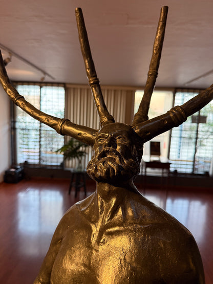 Fernando Garrido – Observador de los Cielos / Bronce a la cera perdida sobre metal – 100 x 100 cm – 1/1