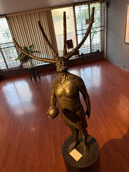 Fernando Garrido – Observador de los Cielos / Bronce a la cera perdida sobre metal – 100 x 100 cm – 1/1