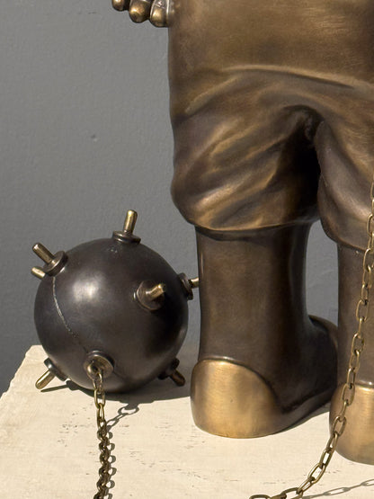 Sofía Crimen – Buzo bomba / Bronce a la cera perdida sobre - – 23 x 55 cm – 4/7