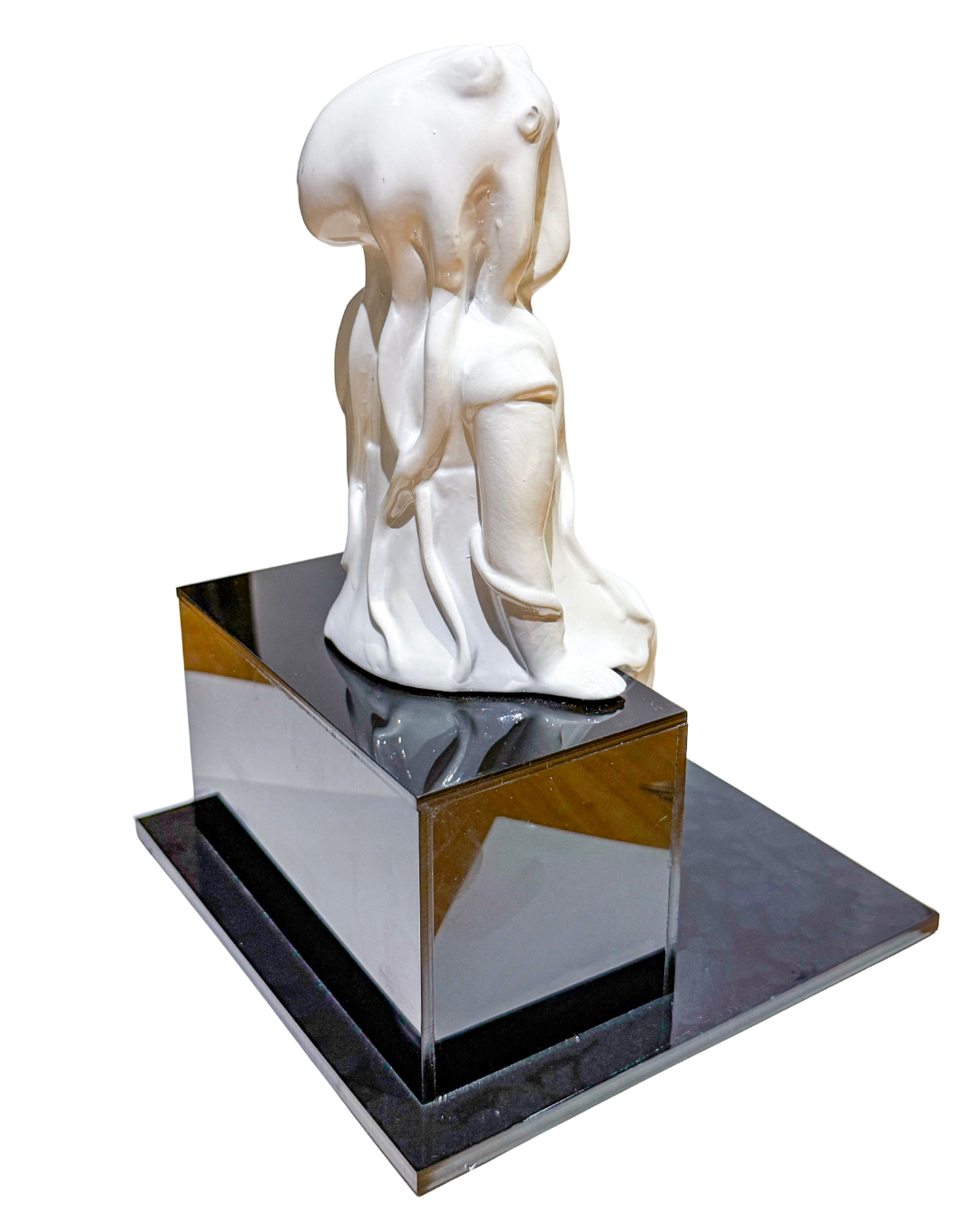 Lote 26 - Sofía Crimen - Zona de sombras (Hilo de lo invisible) / Resina esmaltada blanca - 14 × 14 × 11 cm