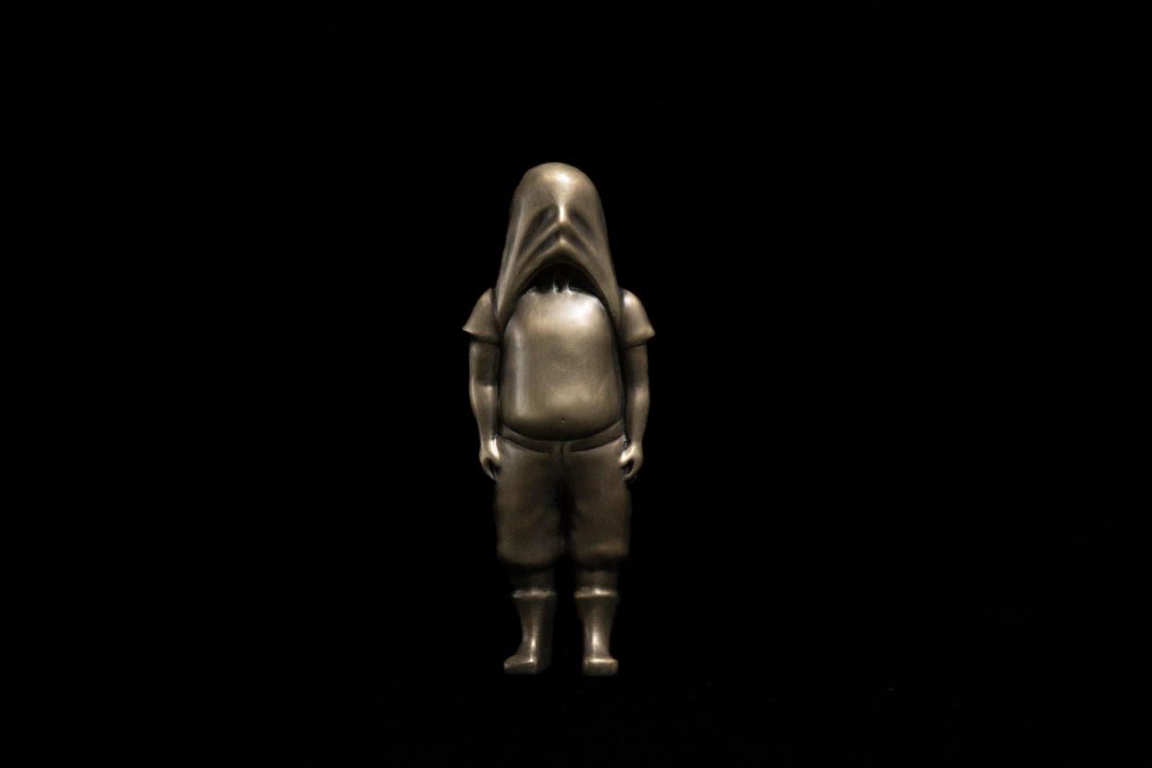 Sofía Crimen – Soldadito invisible  (Bronce) / Bronce a la cera perdida sobre - – 8 x 20 cm – 2/7