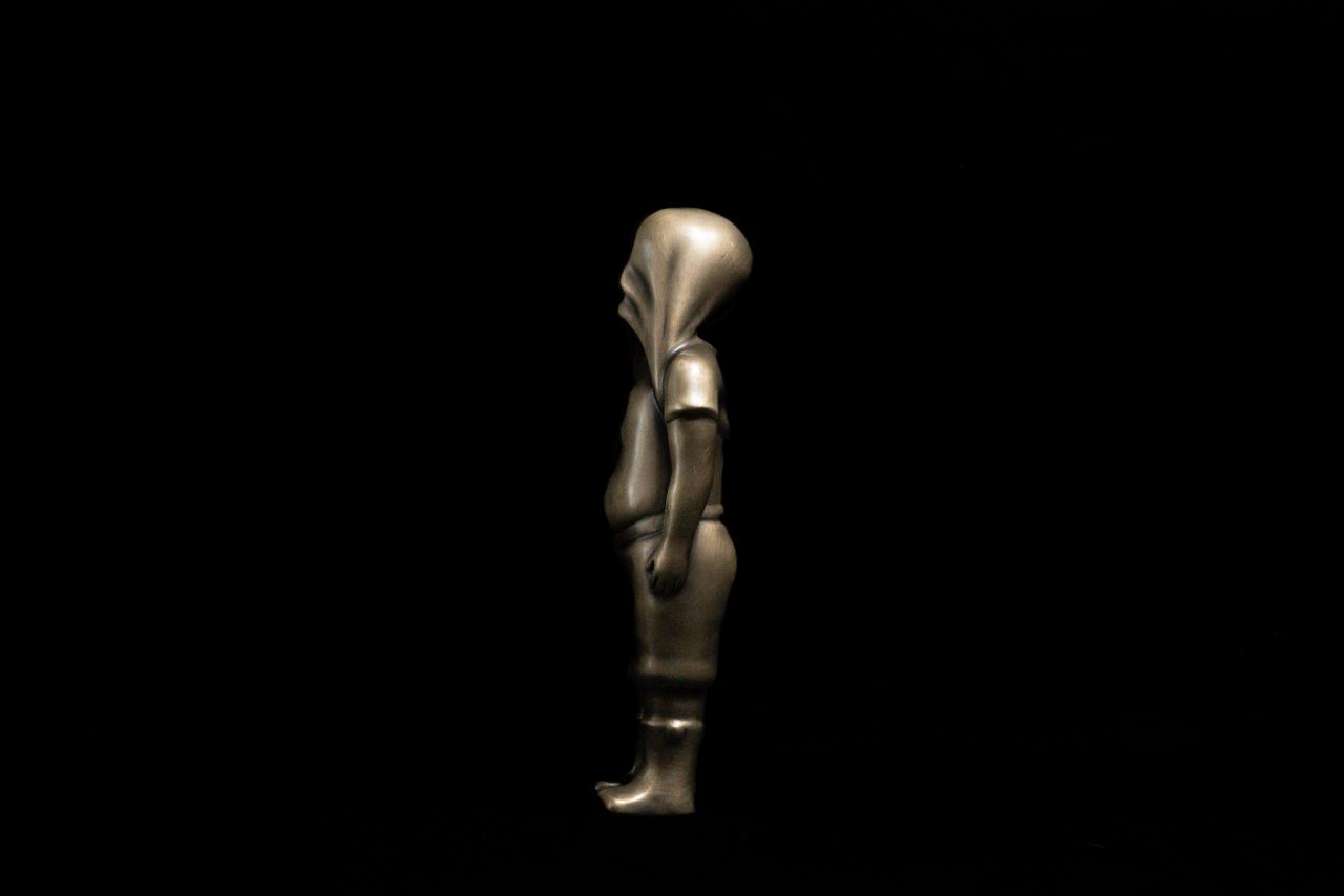 Sofía Crimen – Soldadito invisible (Bronce) / Bronce a la cera perdida - 8 x 20 cm - 2/7