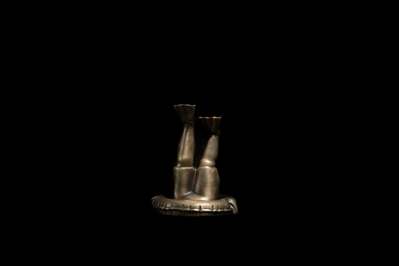 Sofia Crimen – Salvavidas (Bronce) / Bronce a la cera perdida sobre - – 10 x 11,5 cm – 2/7