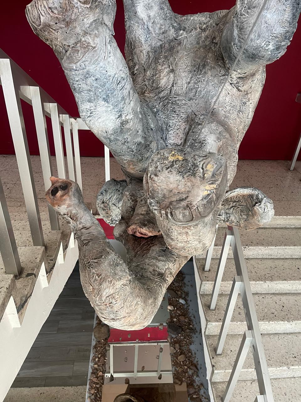 Omar Garcia de Alba  – "Delirium Tremens" / Resina  sobre poliestireno – 90 x 220 cm – 1/1