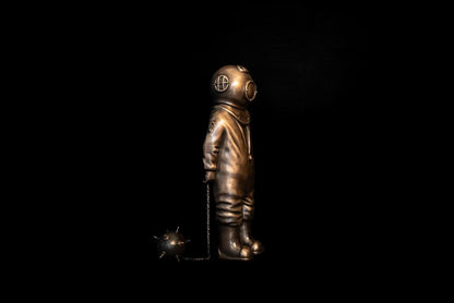 Sofía Crimen – Buzo bomba / Bronce a la cera perdida sobre - – 23 x 55 cm – 4/7