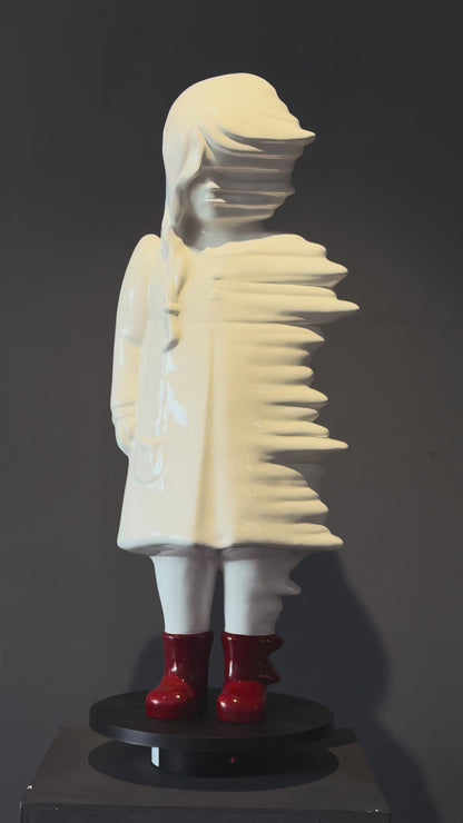 Sofía Crimen – Umbral / Fibra de vidrio sobre - – 36 x 80 cm – 6/7